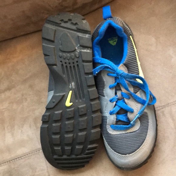 Nike ACG Sneakers - Picture 3 of 3